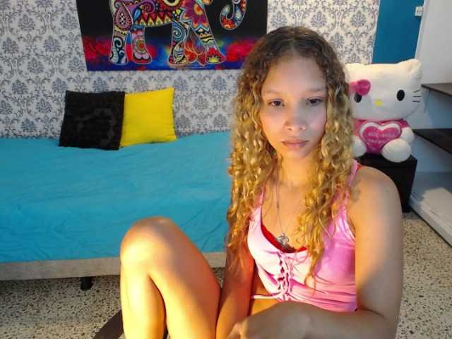 Live sex webcam photo for kendraaxl #271751484