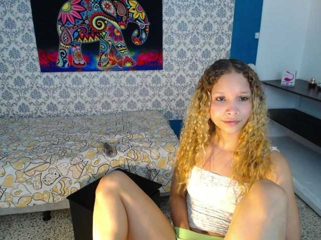 Live sex webcam photo for kendraaxl #271831517