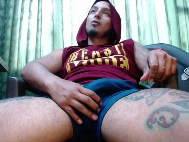 Live sex webcam photo for kenllyhot #274404670