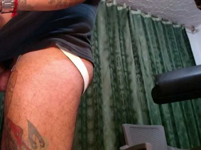 Live sex webcam photo for kenllyhot #274438389