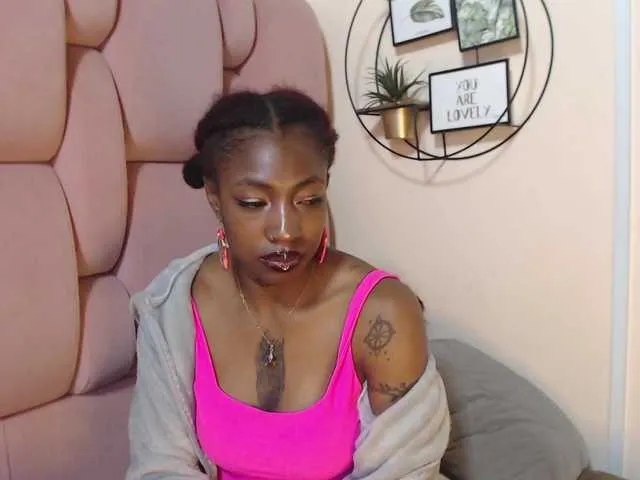 Live sex webcam photo for kennyyaa #275965830