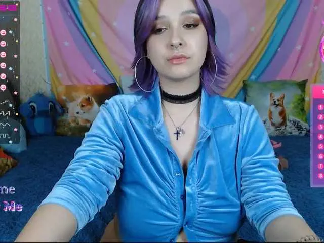 Live sex webcam photo for kenzviolet #273130763