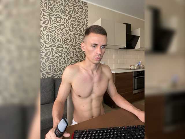 Live sex webcam photo for kevinlarsen99 #276496556