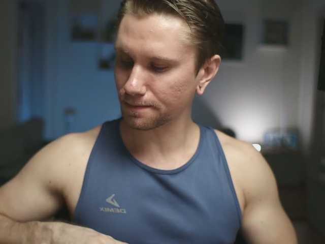 Live sex webcam photo for kevinpark #290670516