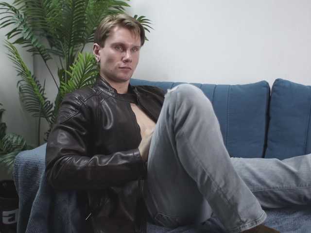 Live sex webcam photo for kevinpark #290849080