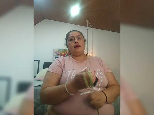 Live sex webcam photo for keyla01 #273630215