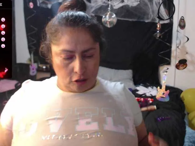 Live sex webcam photo for keyla01 #276472220