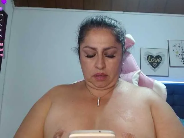 Live sex webcam photo for keyla01 #291776064