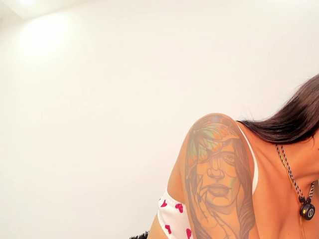 Live sex webcam photo for kharlyn-angel #291882435