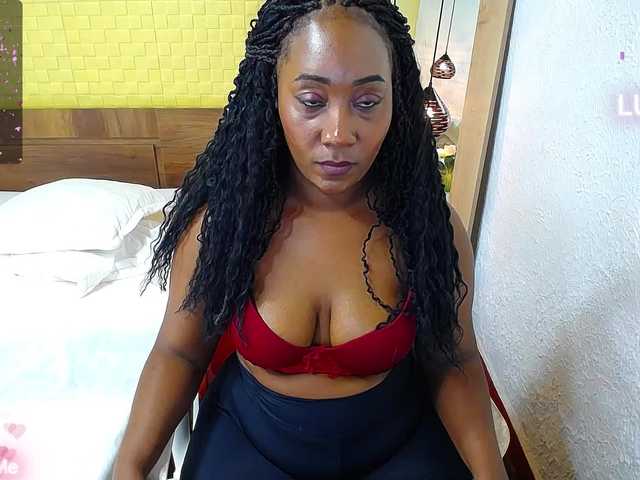 Live sex webcam photo for kiara-evanss #276270001