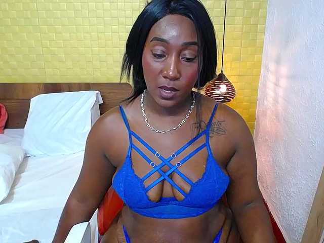 Live sex webcam photo for kiara-evanss #277425840