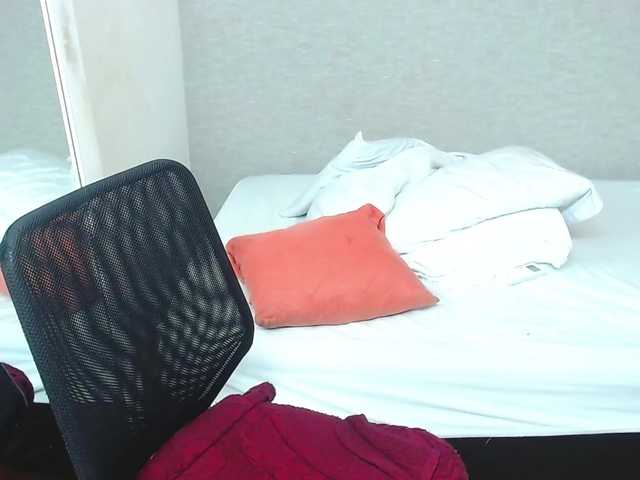 Live sex webcam photo for kiara-evanss #277896331