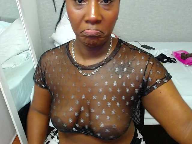 Live sex webcam photo for kiara-evanss #278028660