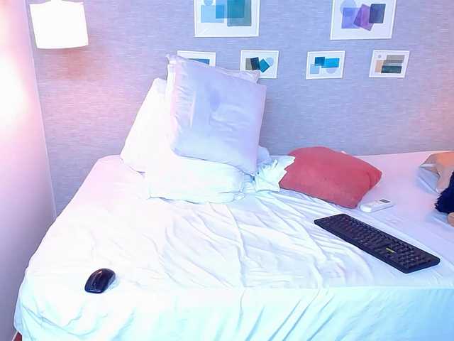 Live sex webcam photo for kiara-evanss #290129206