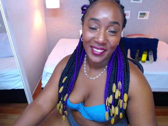 Live sex webcam photo for kiara-evanss #290301498