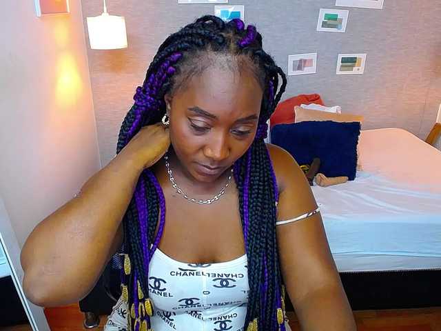 Live sex webcam photo for kiara-evanss #290312169