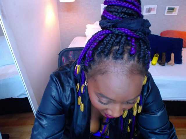 Live sex webcam photo for kiara-evanss #290316976