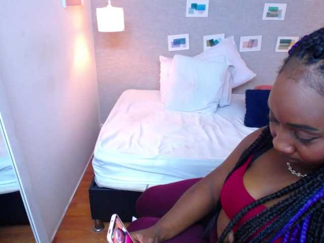 Live sex webcam photo for kiara-evanss #290435731