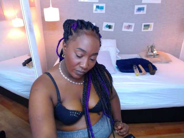 Live sex webcam photo for kiara-evanss #290564188