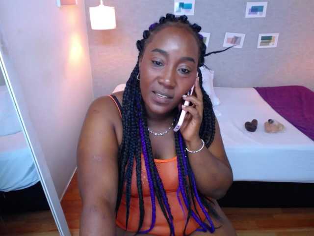 Live sex webcam photo for kiara-evanss #290571685