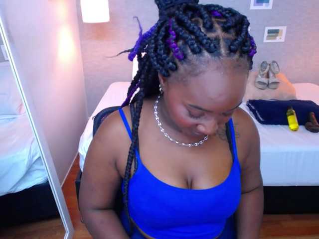 Live sex webcam photo for kiara-evanss #290617858