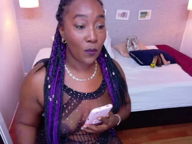 Live sex webcam photo for kiara-evanss #290979010