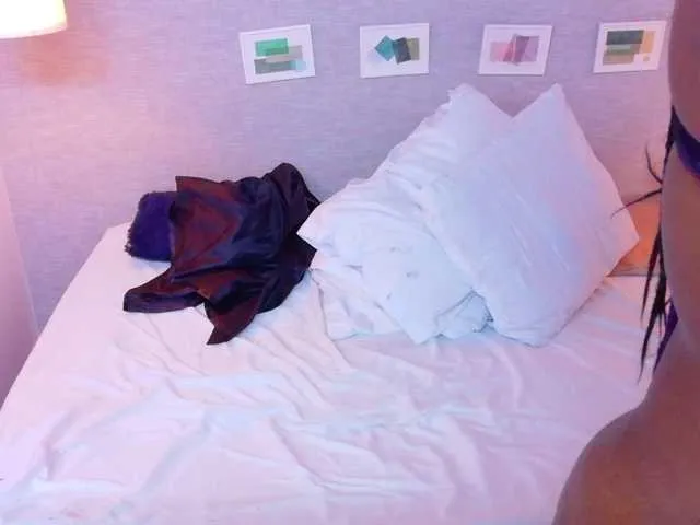 Live sex webcam photo for kiara-evanss #291040049