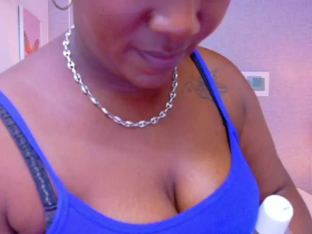 Live sex webcam photo for kiara-evanss #291216542