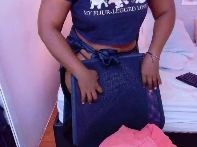 Live sex webcam photo for kiara-evanss #291228680