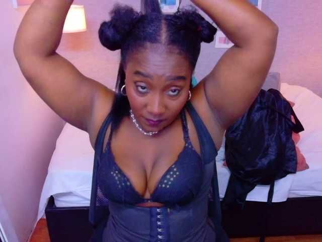 Live sex webcam photo for kiara-evanss #291349783