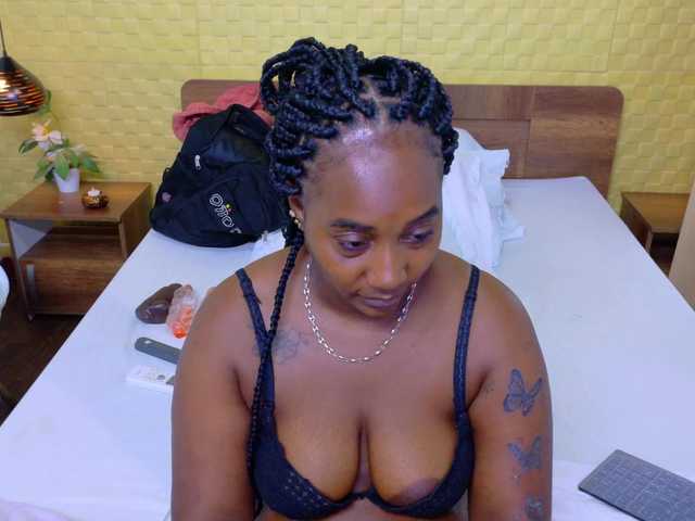 Live sex webcam photo for kiara-evanss #292052157