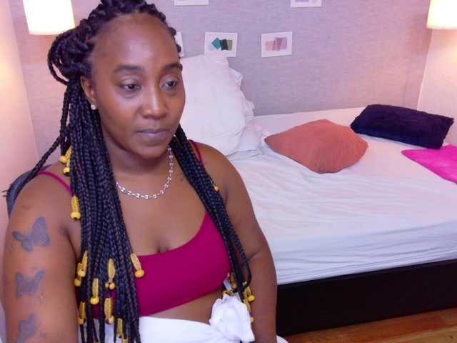 Live sex webcam photo for kiara-evanss #292139245