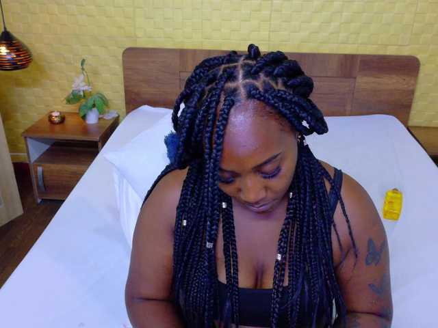 Live sex webcam photo for kiara-evanss #292231356