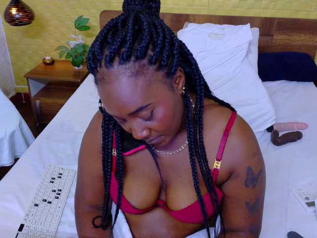 Live sex webcam photo for kiara-evanss #292318129