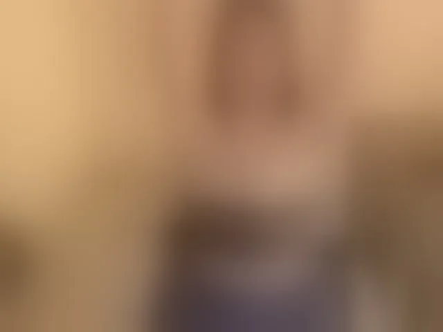 Live sex webcam photo for kiaraowen1 #292987796