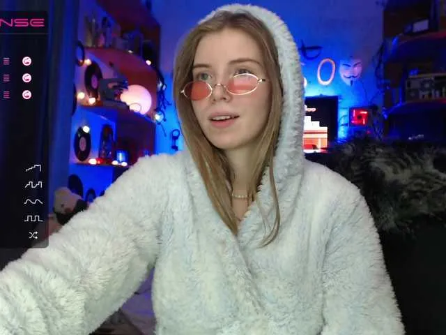Live sex webcam photo for kika-Co #272116430