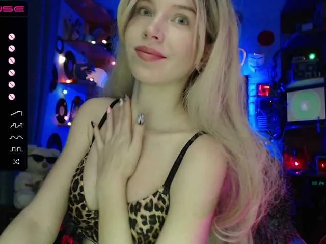 Live sex webcam photo for kika-Co #273054102
