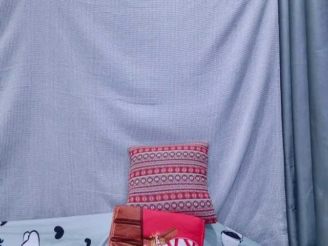 Live sex webcam photo for kiki-001 #290536158