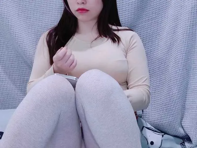 Live sex webcam photo for kiki-001 #290541781