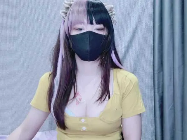 Live sex webcam photo for kiki-001 #291275385