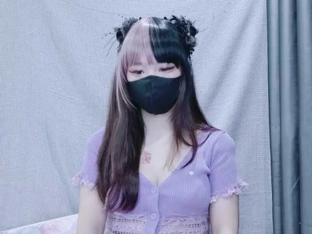 Live sex webcam photo for kiki-001 #291387939