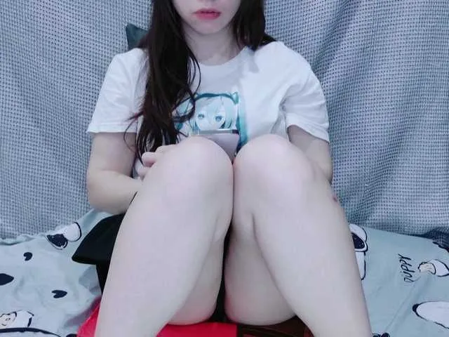 Live sex webcam photo for kiki-001 #291644850