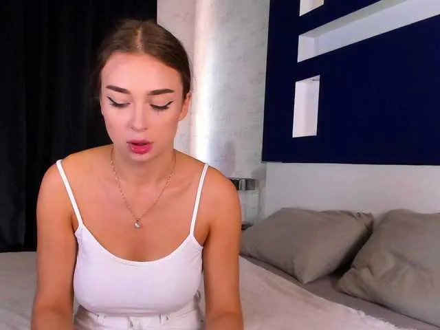 Live sex webcam photo for kiki-bitch #275497538