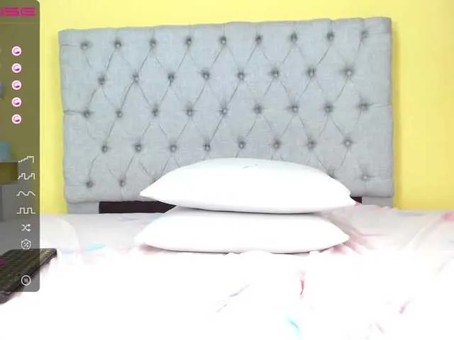 Live sex webcam photo for kim-2301 #275628560