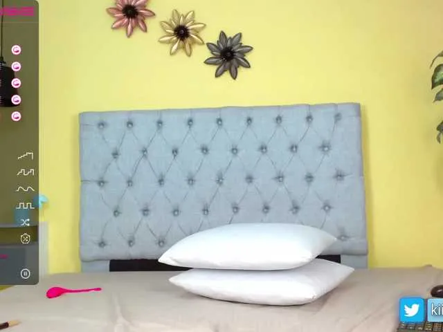 Live sex webcam photo for kim-2301 #275687182