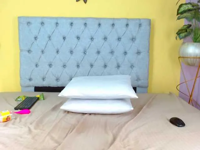 Live sex webcam photo for kim-2301 #275876565