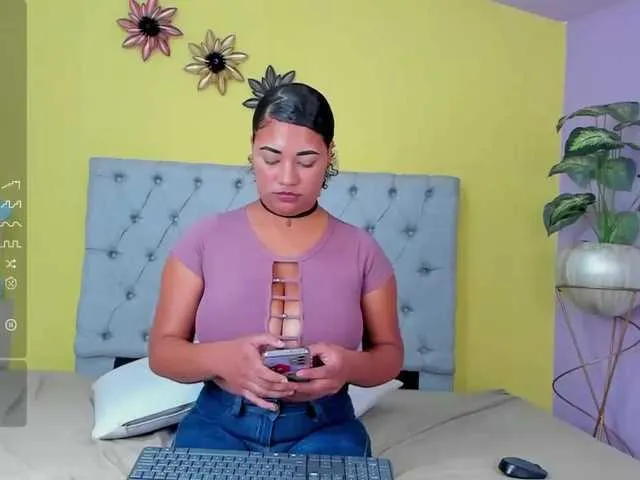 Live sex webcam photo for kim-2301 #276076126