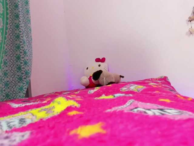 Live sex webcam photo for kim-edwards #273133287