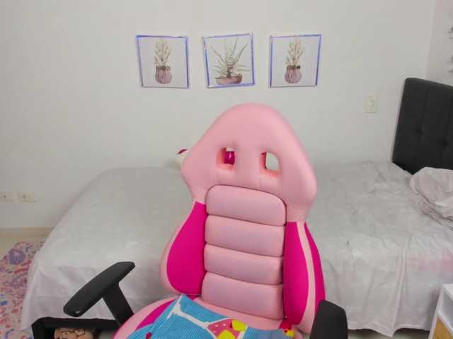 Live sex webcam photo for kim-edwards #273597348