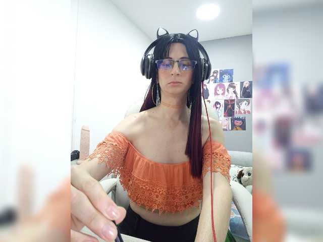 Live sex webcam photo for kim-edwards #275609841